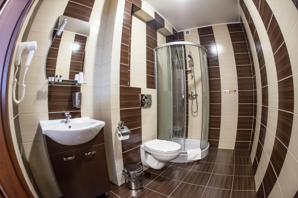 Hotel Stara Gorzelnia Licheń Habitación foto