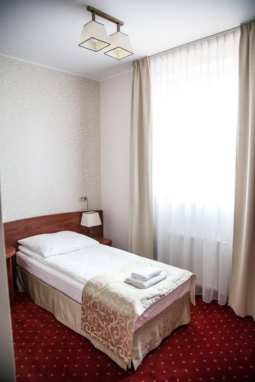Hotel Stara Gorzelnia Licheń Habitación foto