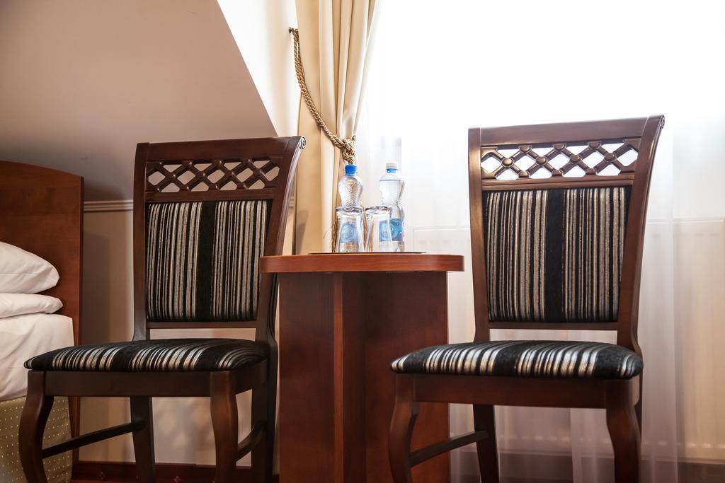 Hotel Stara Gorzelnia Licheń Habitación foto