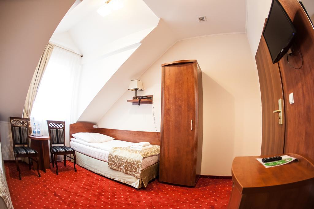 Hotel Stara Gorzelnia Licheń Habitación foto